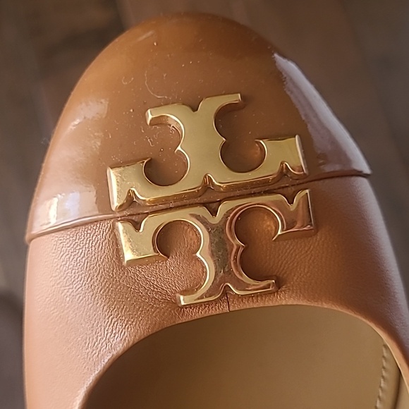 Brand new tory burch camel color - Picture 4 of 6